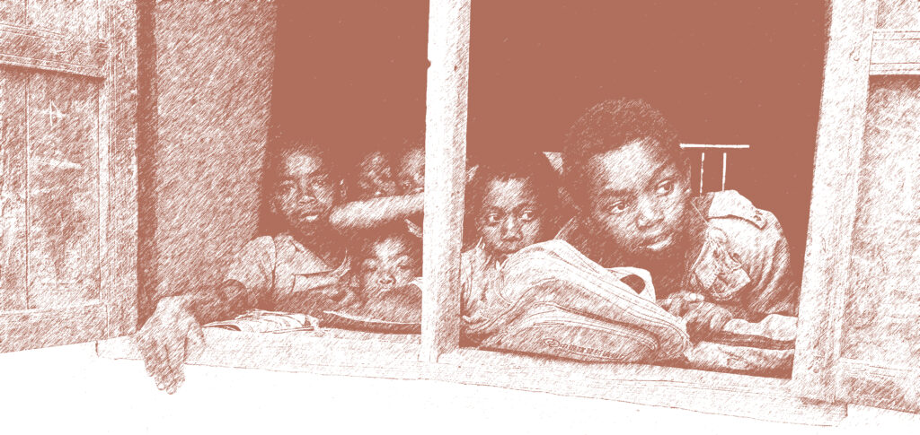Photo au fusain d'écolier à la fenêtre de leur école